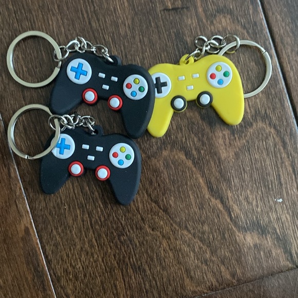 BUNDLE🎮!!! - Picture 3 of 5